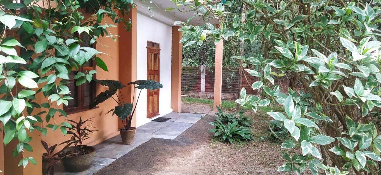 Isai Ambalam Guest House Puducherry Eksteriør billede