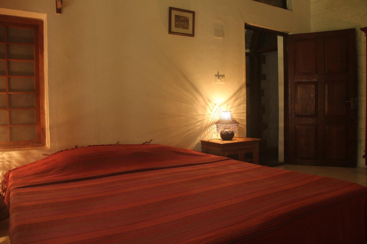 Isai Ambalam Guest House Puducherry Eksteriør billede
